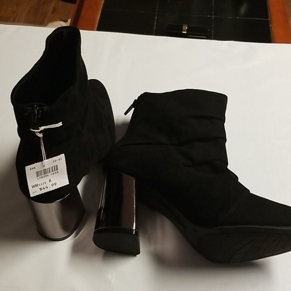 Boots - Picture 4 of 4